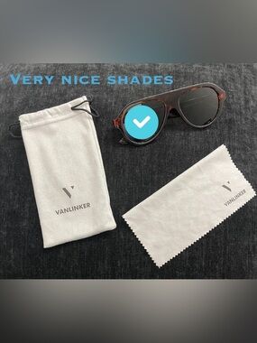 Vanlinker Tortoise Shell Sunglasses with Cleaning Cloth and Pouch.
